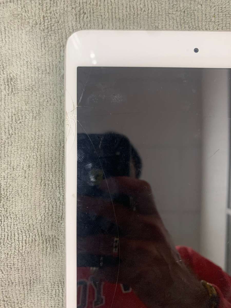 iPad MINI 16GB WIFI ONLY Cracked  TOUCH