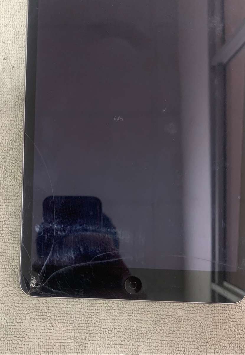 ipad mini 2 16GB Wifi only (Touch Cracked)