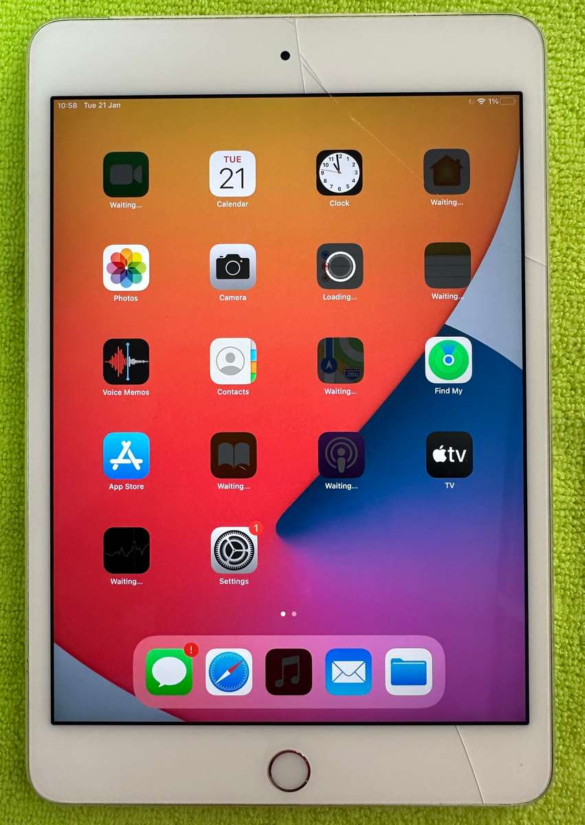 Apple iPad Mini 4 128GB WiFi + Cellular (Top Glass Cracked)