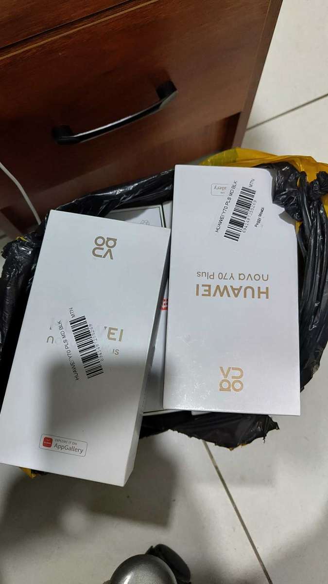 Huawei nova Y70 Plus ( pre owned)