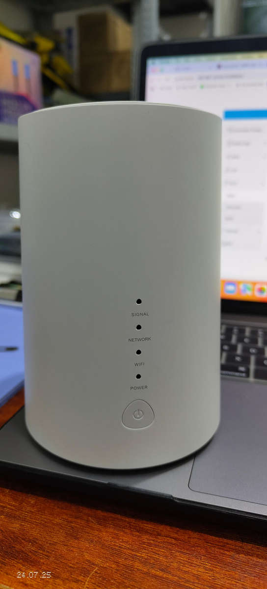 Alcatel Link Hub 4G LTE wifi router Open To all network