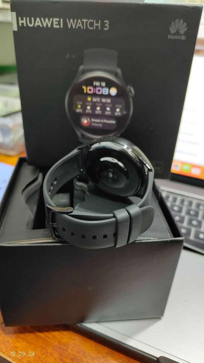 Huawei watch 3 44mm black color (pre owned)