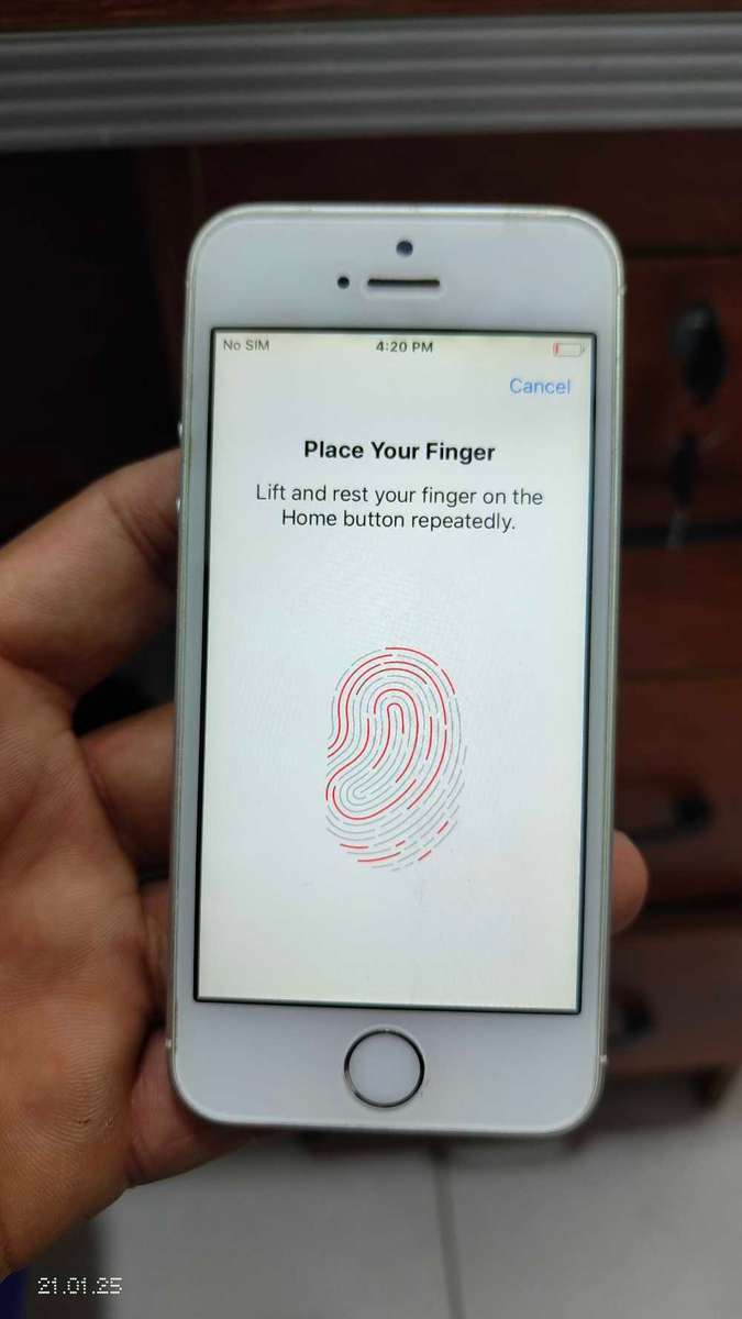 Apple iPhone SE 64GB silver