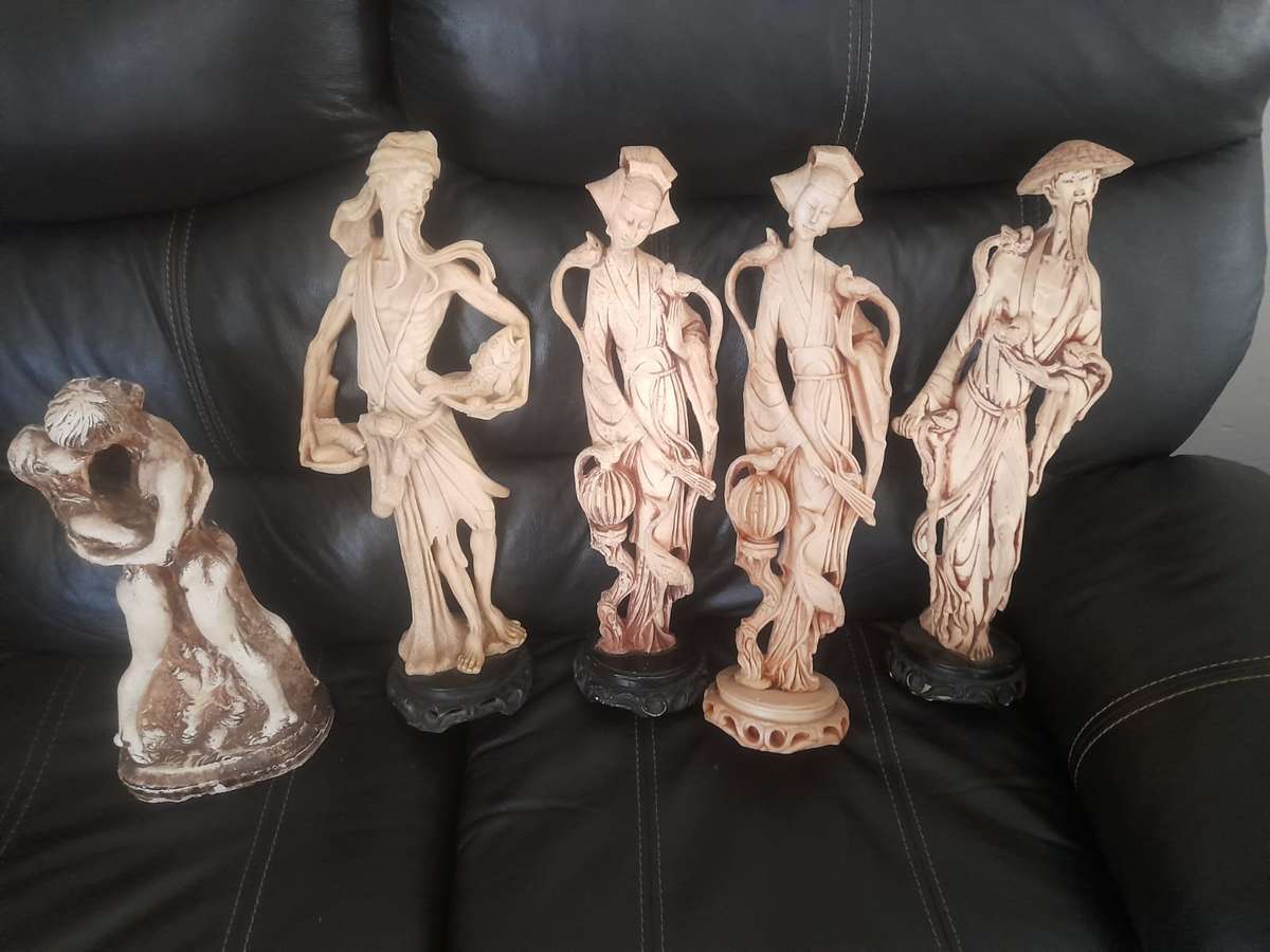 4 Large Figurine - Chinese  - Lots of detail - Height - 48cm and one 40cm sell as a lot
