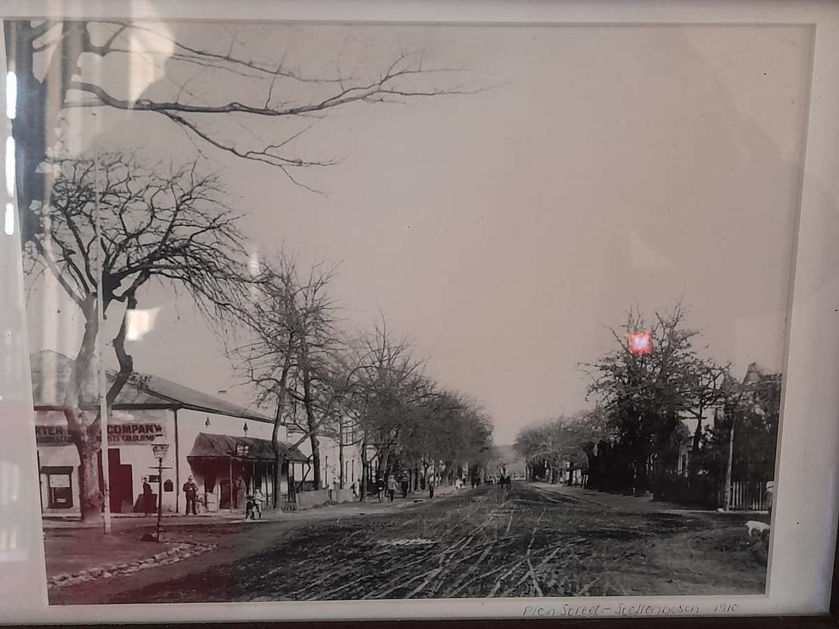 Old pictures of cape town city in frames Please don't bid if you don't want to pay