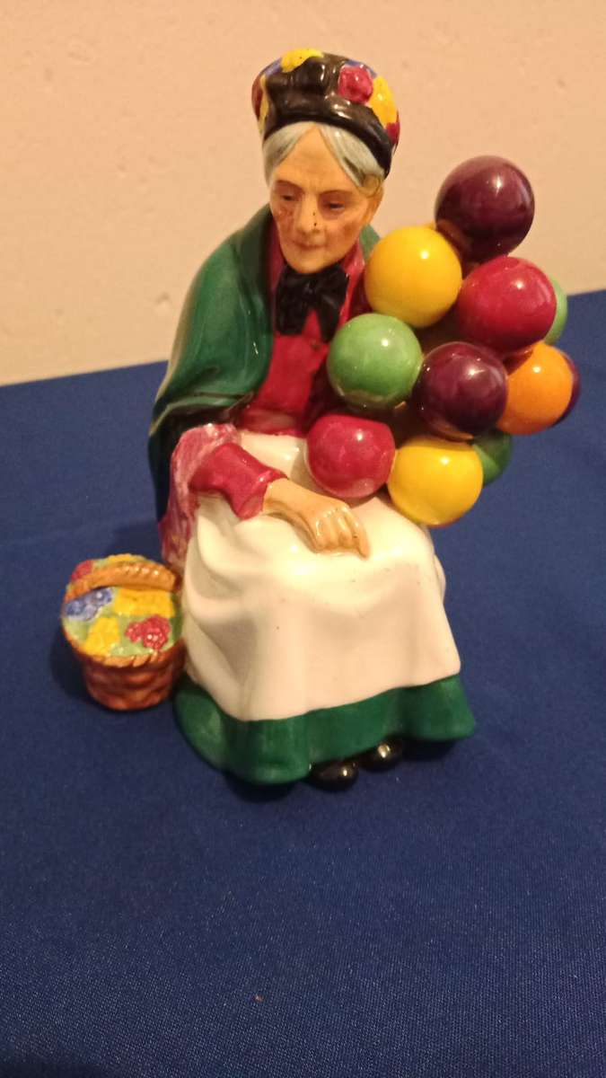 Royal Doulton The Old Balloon Seller Figurine HN. 1315