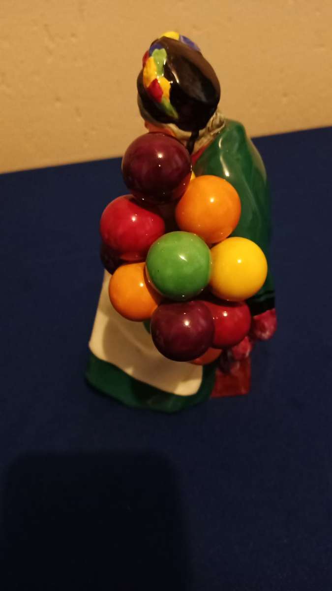 Royal Doulton The Old Balloon Seller Figurine HN. 1315