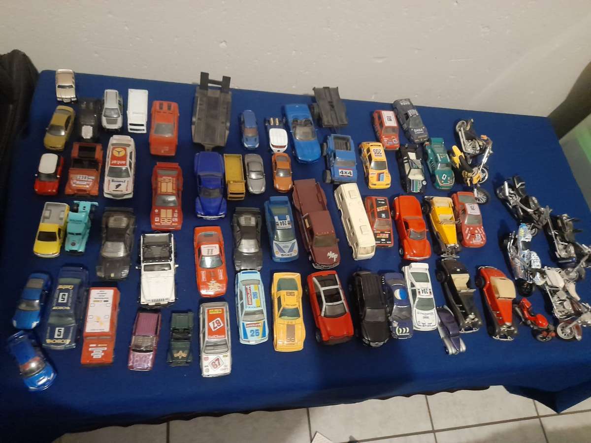Job Lot Cars Trucks some metal but most plastic