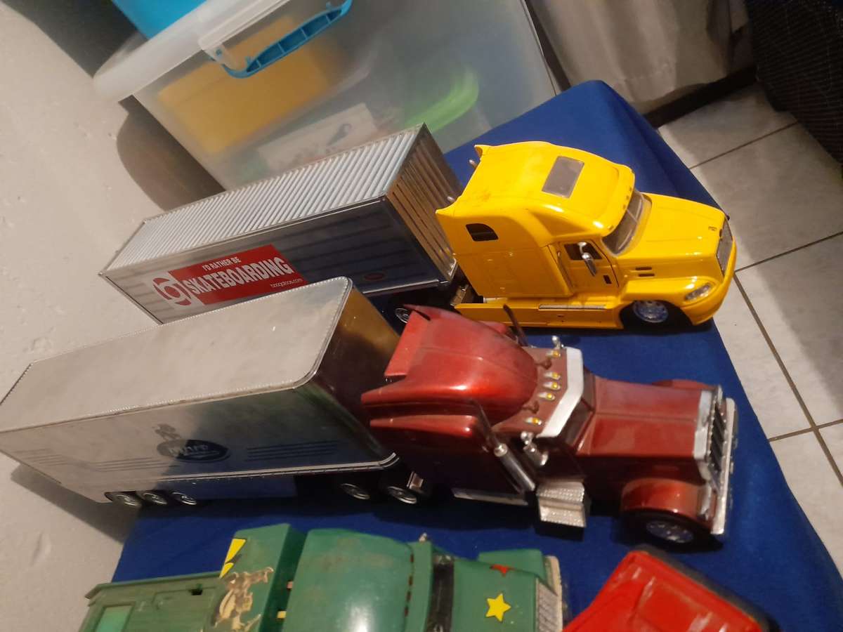 Job Lot Cars Trucks some metal but most plastic