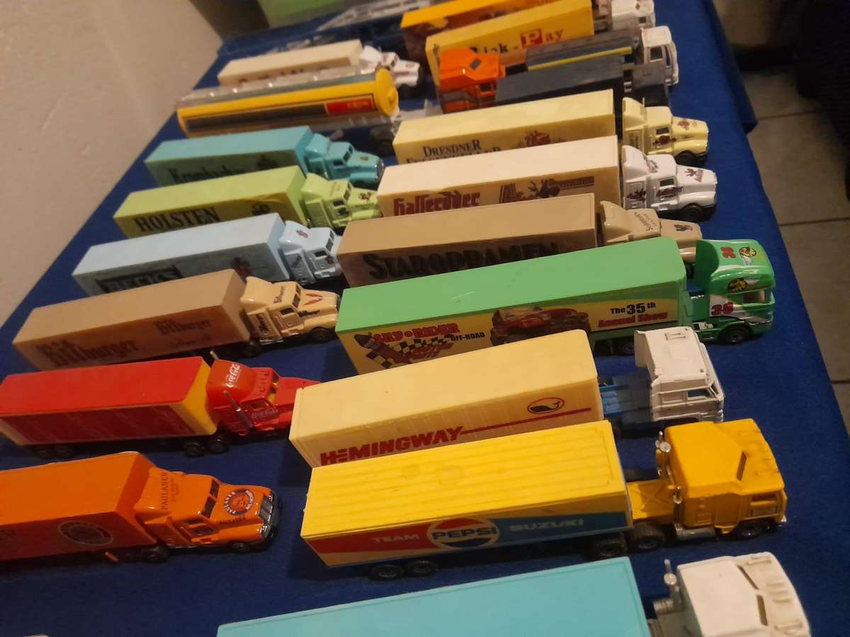 Job Lot Cars Trucks some metal but most plastic