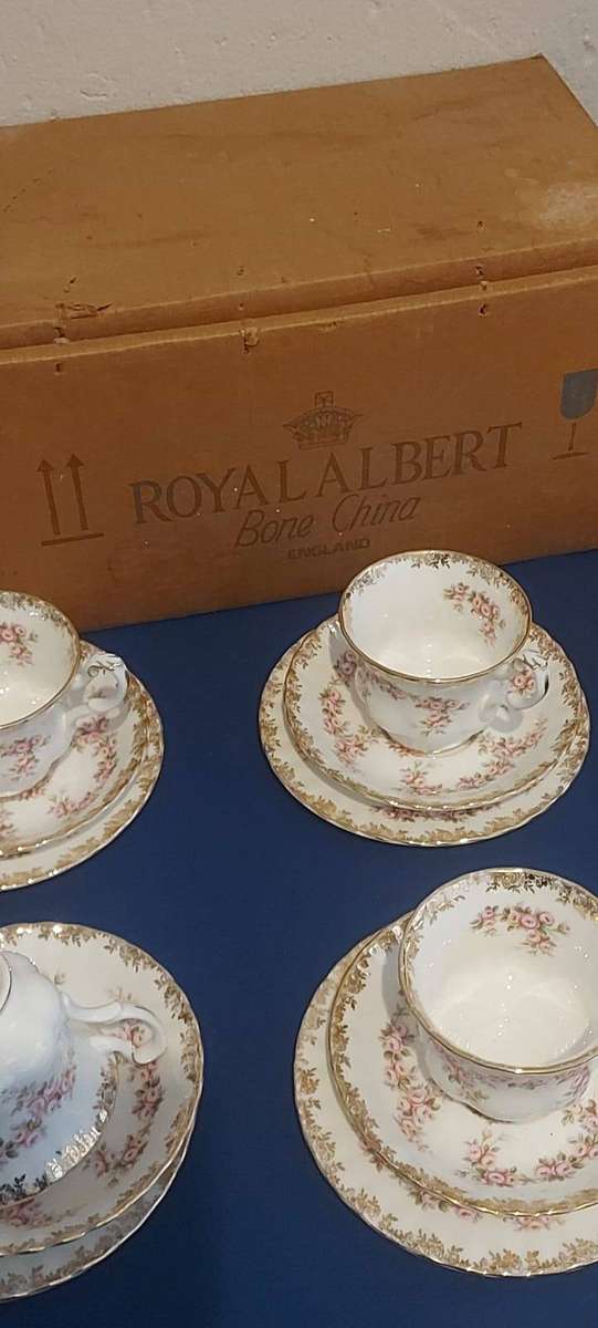 6x Royal Albert Dimity Rose Trio - Tea cup, saucer, side plate