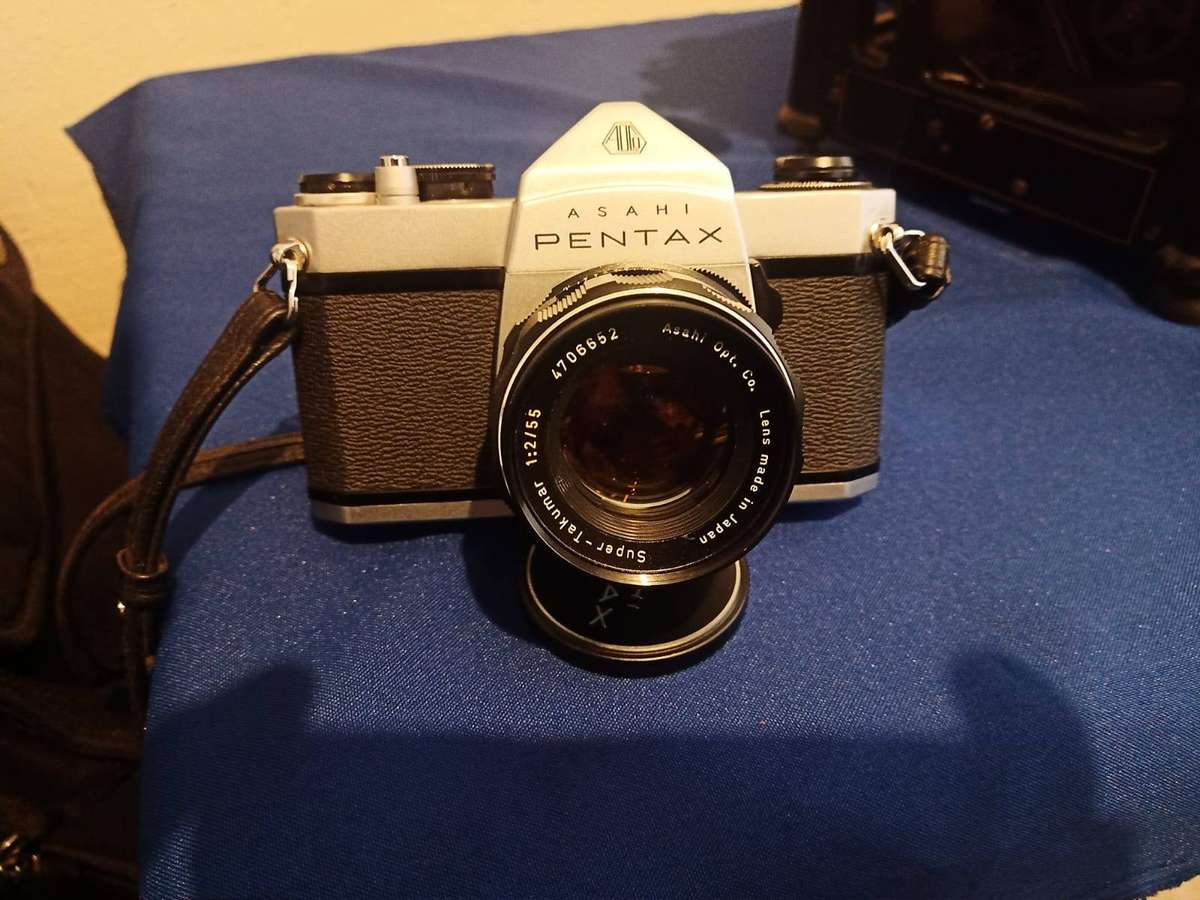 Pentax Spotmatic SP 35mm film SLR camera Asahi Super-Takumar 1:1.8/55