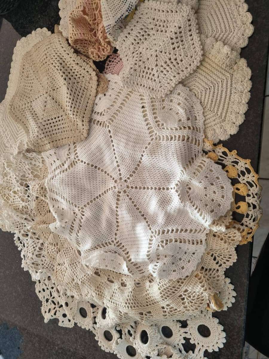 LARGE Vintage Crochet Doily & Bits Pack Various Colors Patterns Trim Embellish Fabric