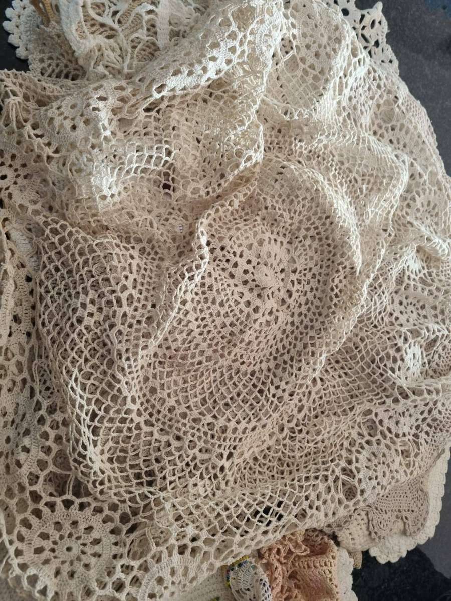 LARGE Vintage Crochet Doily & Bits Pack Various Colors Patterns Trim Embellish Fabric