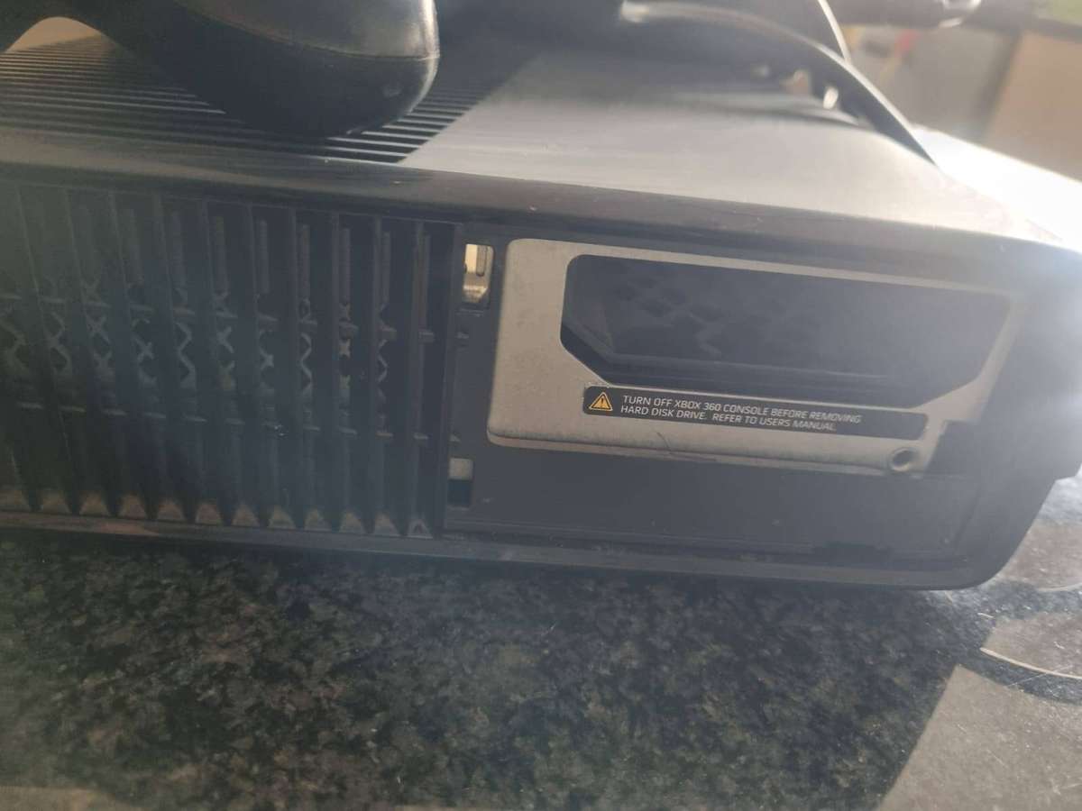 XBOX 360 3 turning on NOT TESTED SOLD AS IS FOR SPARES