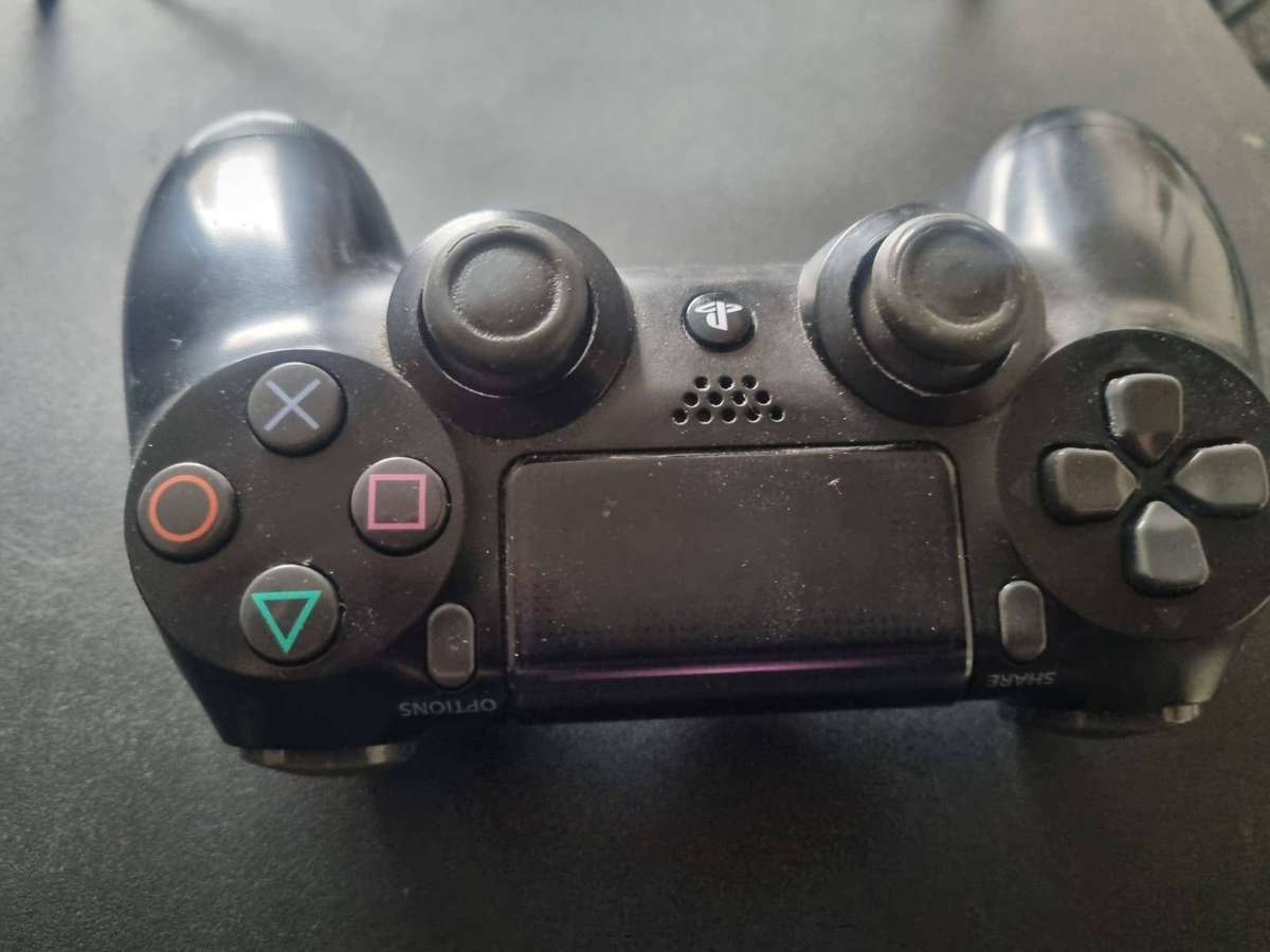 Sony playstation 3 turning on NOT TESTED SOLD AS IS FOR SPARES
