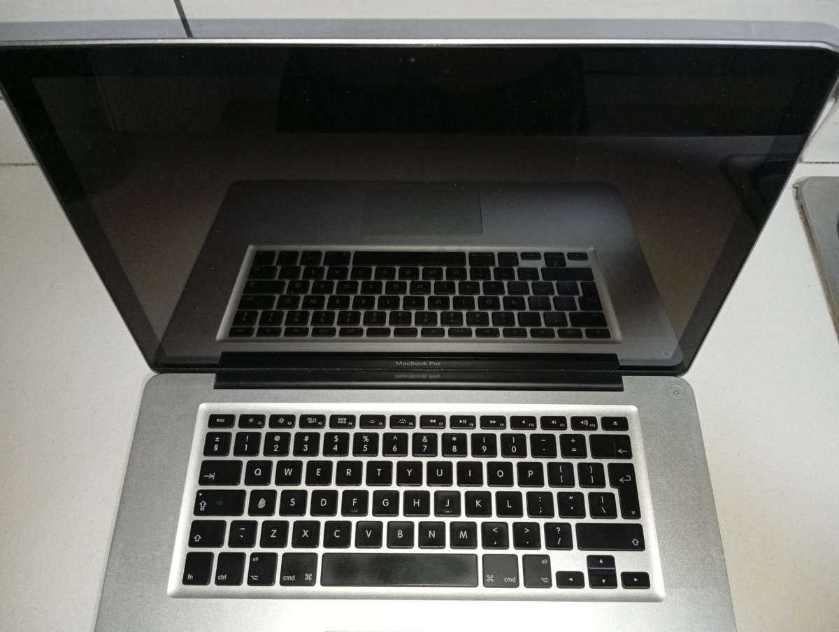 APPLE MACBOOK PRO 2011 | 15" SCREEN | INTEL i7 | 16GB RAM | 120GB SSD | PLEASE READ !!