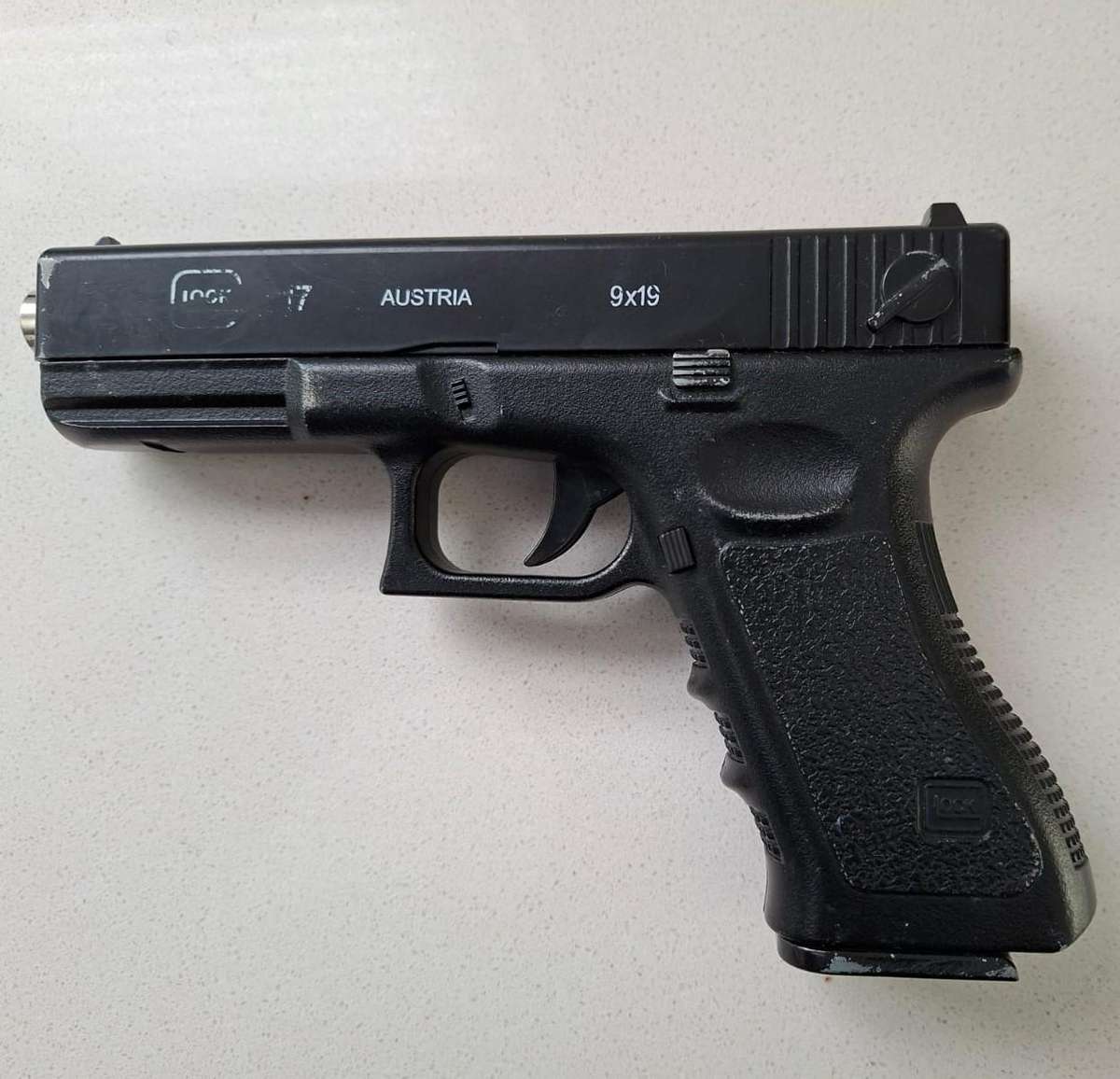 Old Glock Metal BB Pistol with Magazine