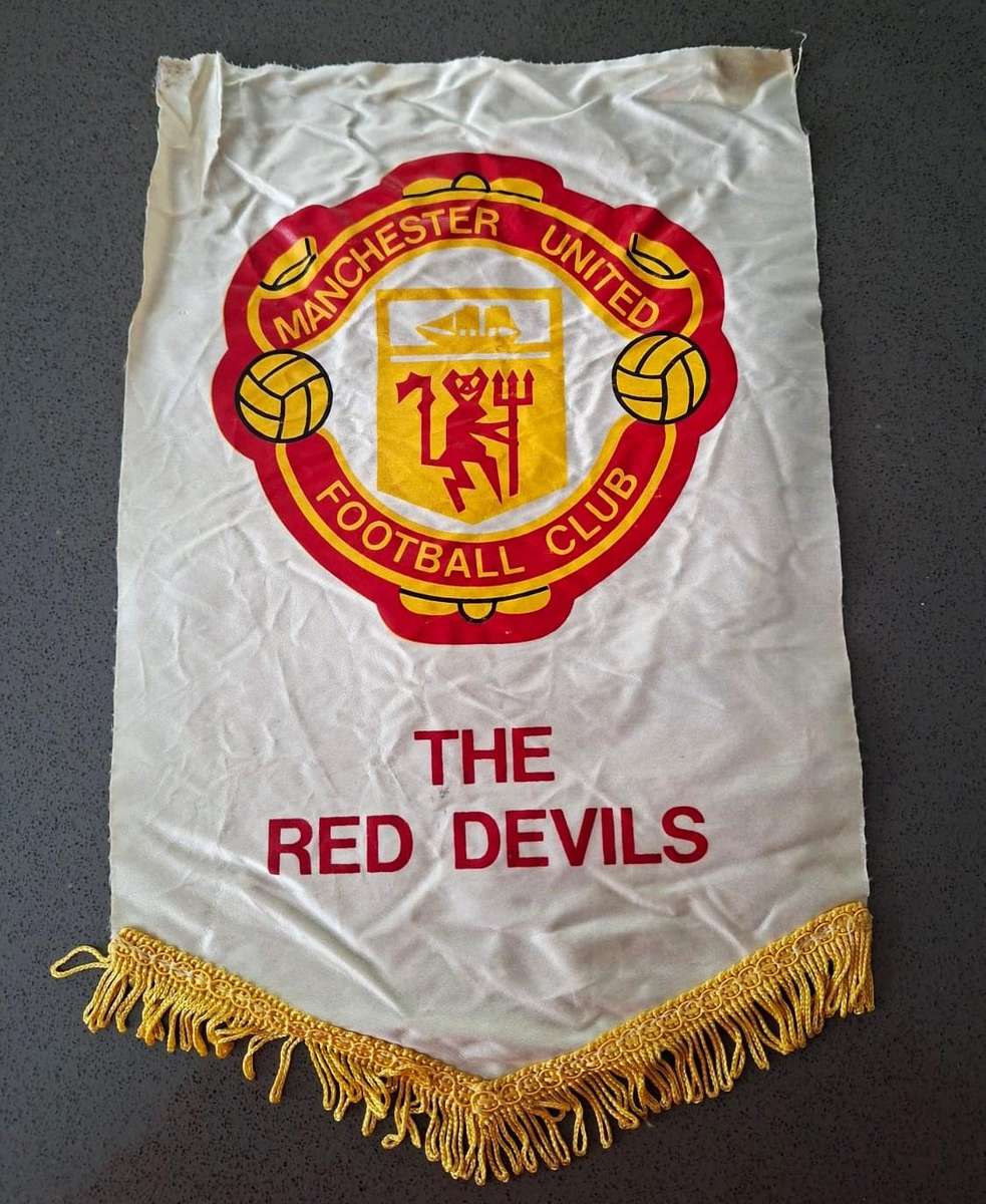 Old Manchester United Football Pennant Banner