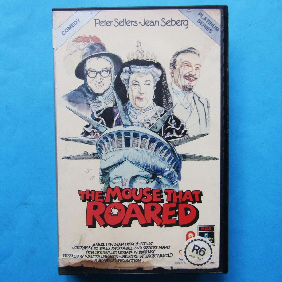 The Mouse That Roared - Movie VHS Tape (1989)