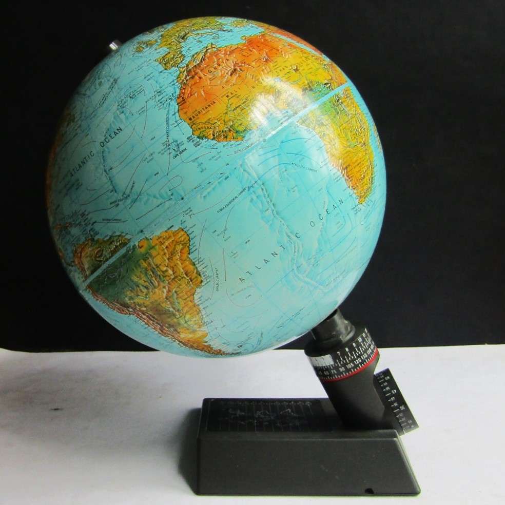 1985 Edition Denmark World Scan Globe