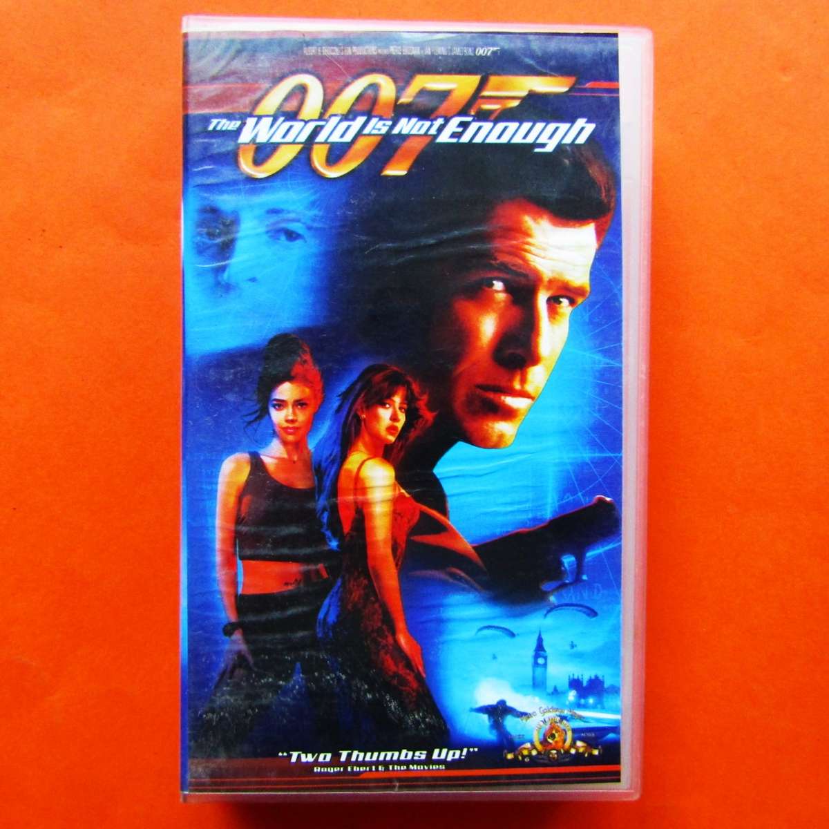 The World is Not Enough - James Bond 007 - Movie VHS Tape (2000)