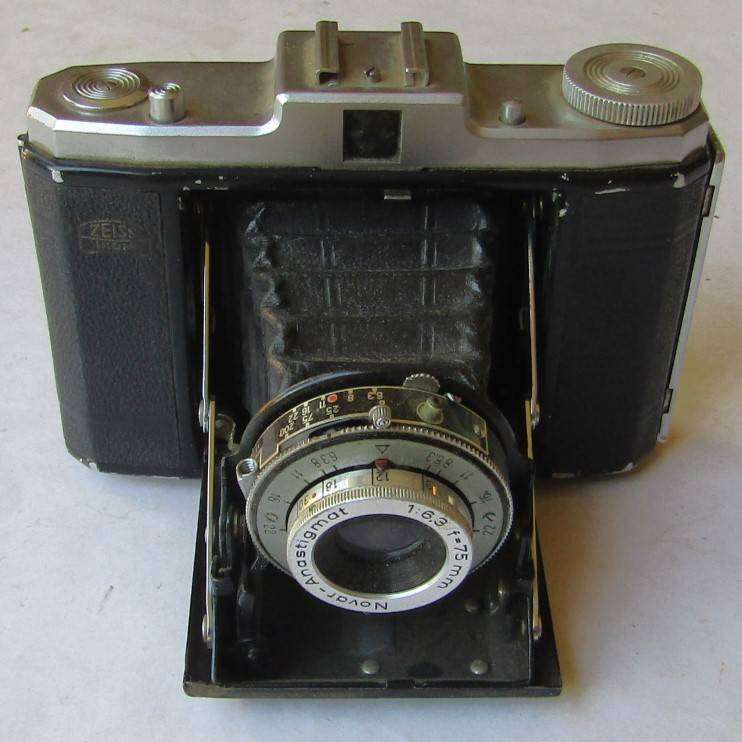 Vintage Zeiss Ikon Nettar Foldout Camera with Novar Lens