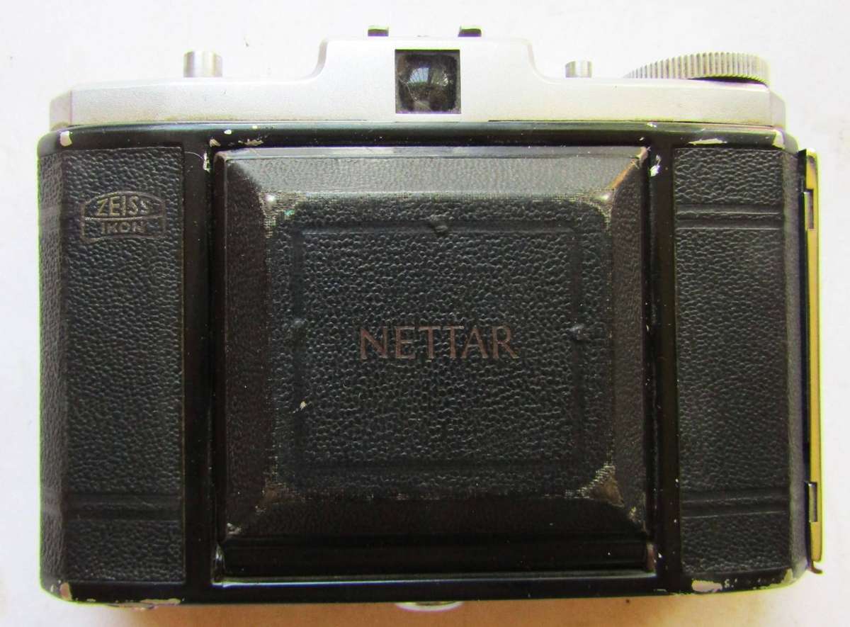 Vintage Zeiss Ikon Nettar Foldout Camera with Novar Lens