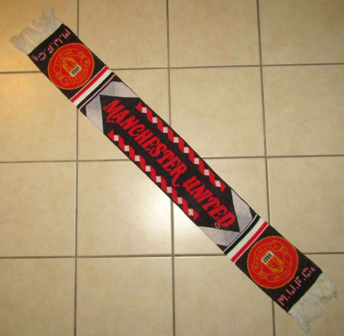 Old Manchester United Football Banner Scarf