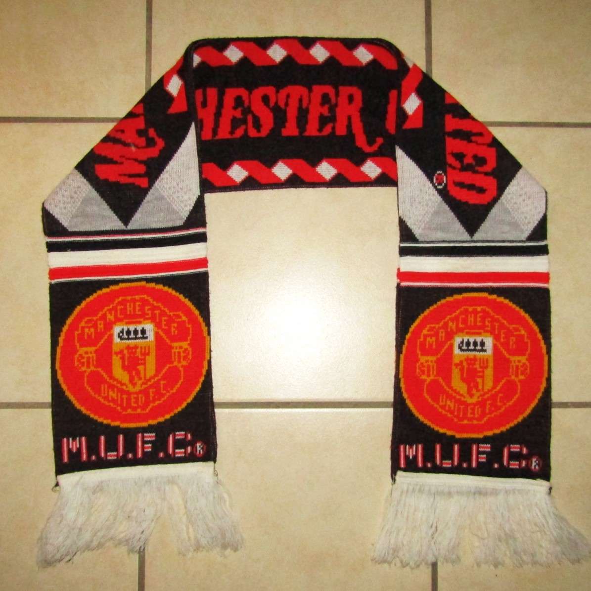 Old Manchester United Football Banner Scarf