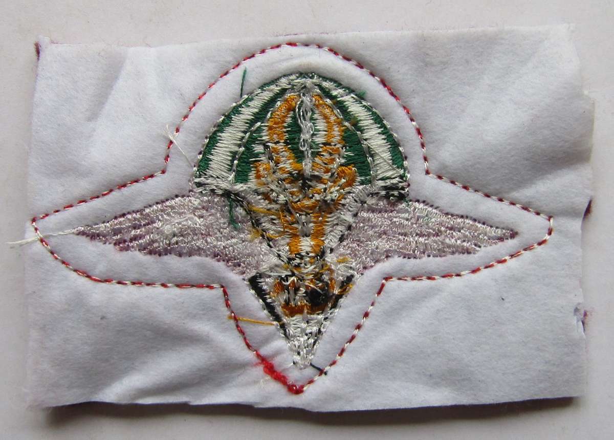 SADF 1 Parachute Battalion Beret Badge