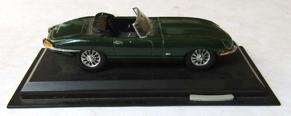 Jaguar E Type 1:43 Scale Model Car