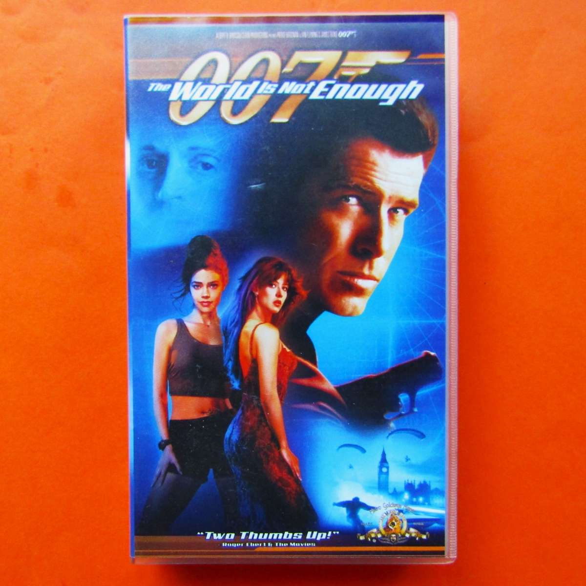 The World is Not Enough - James Bond 007 - Movie VHS Tape (2000)