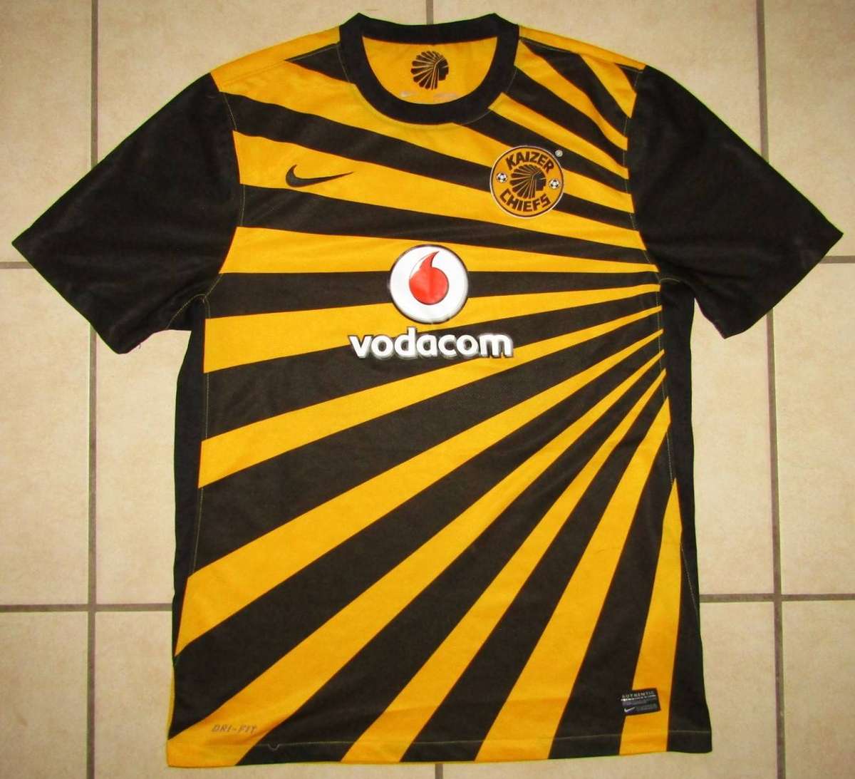 Old Nike Kaizer Chiefs Football Jersey - Medium Size