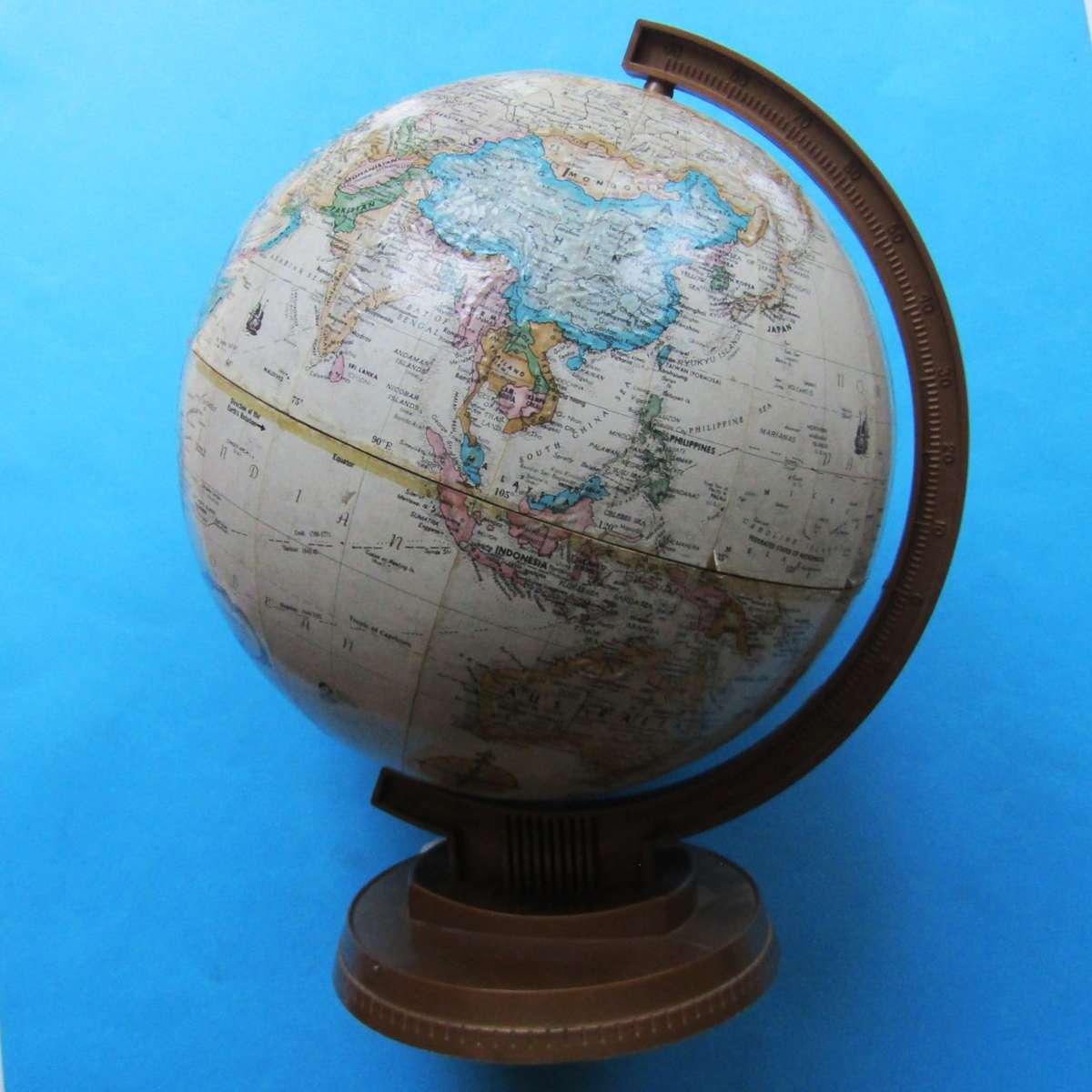 Old Made in USA Replogle World Classic Series 9 Inch Globe