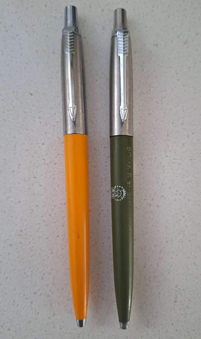 2 Old Parker Jotter Pens