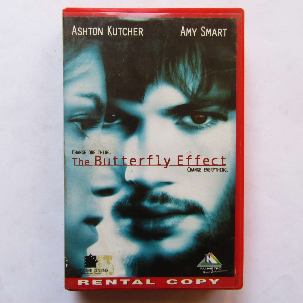 The Butterfly Effect - Ashton Kutcher - Movie VHS Tape (2004)
