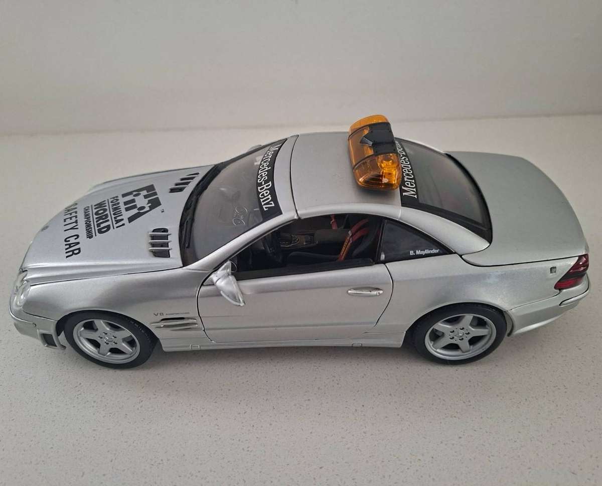 Old Maisto 1/18 Scale SL 55 AMG Safety Car