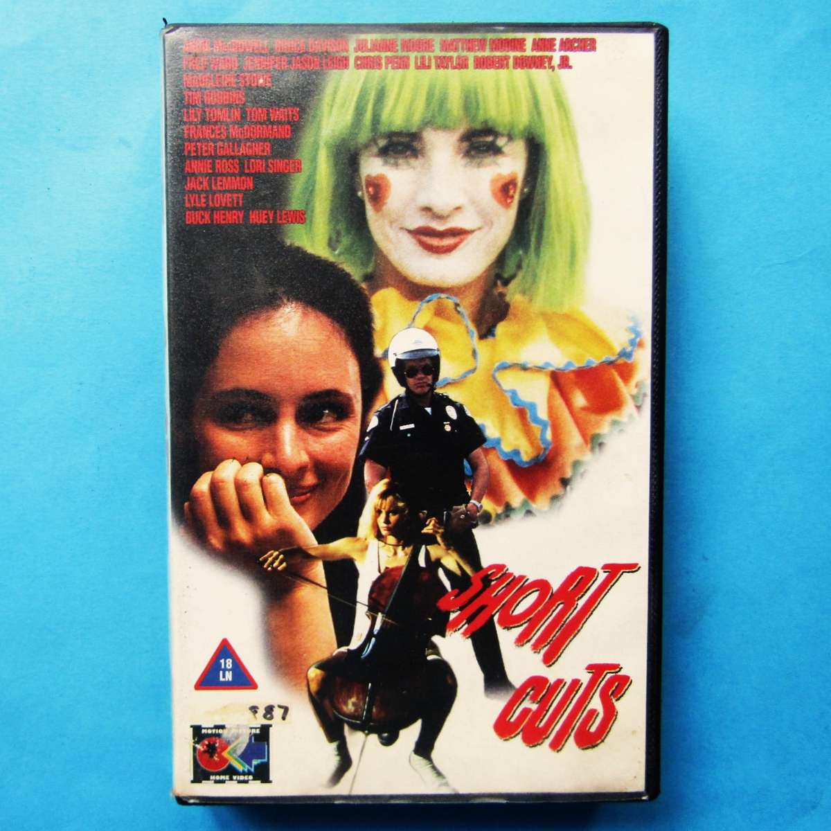 Short Cuts - Dark Comedy Movie VHS Tape (1993)