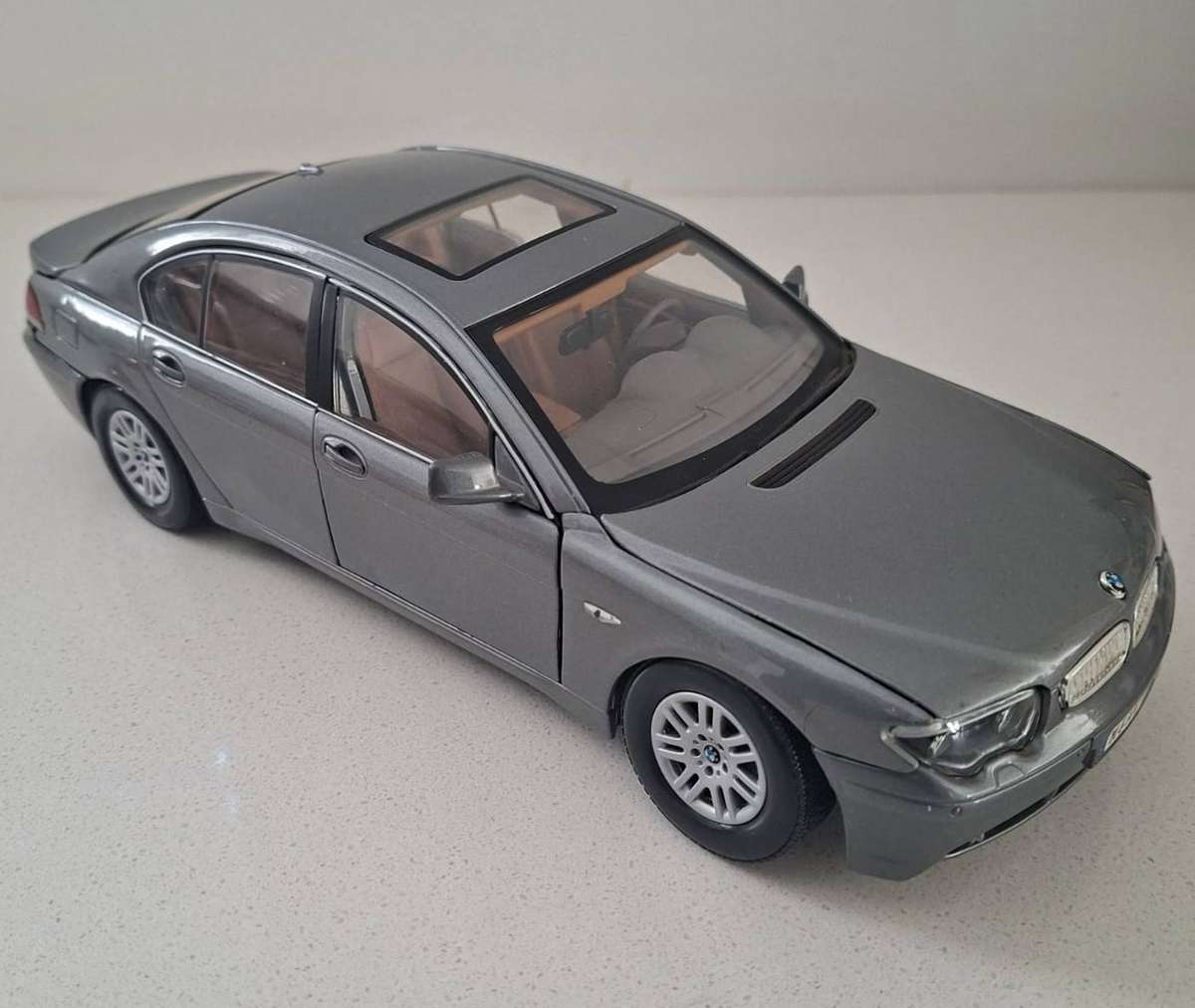 Old Motormax 1/18 Scale BMW 7 Series Car
