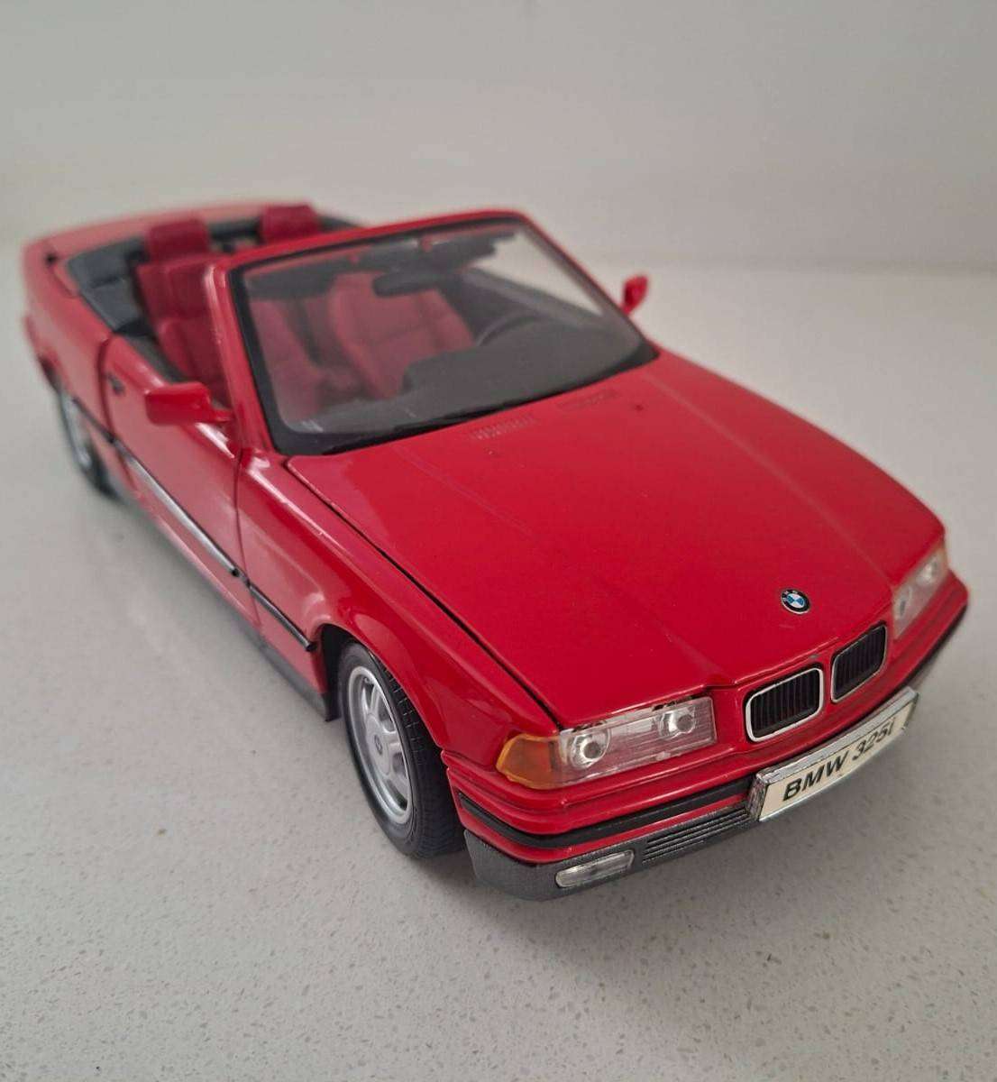 Old Maisto 1/18 Scale BMW 325i Convertible Car