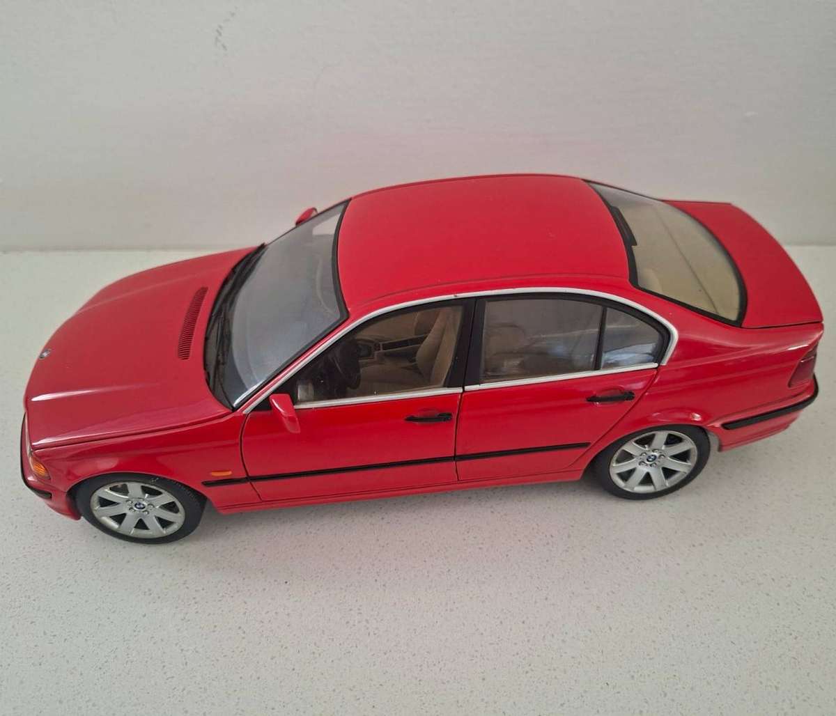 Old 1/18 Scale BMW 3 Series Car