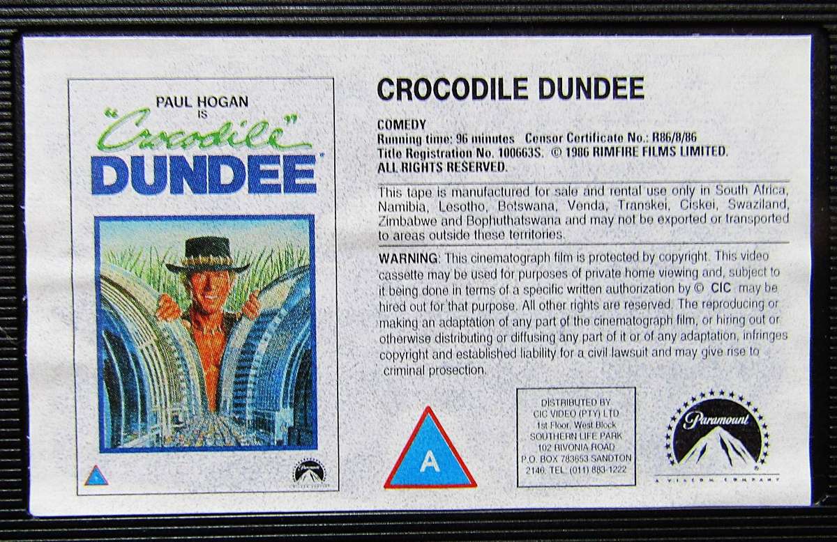 Crocodile Dundee - Paul Hogan - Movie VHS Tape (1986)