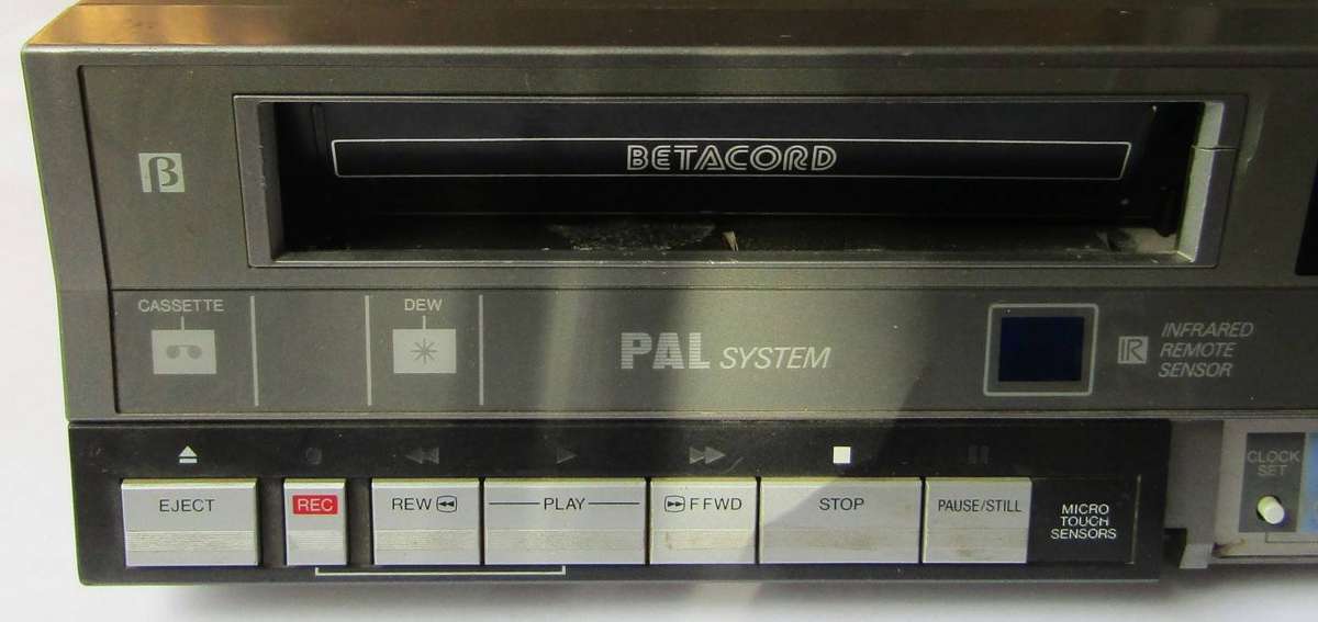Vintage Sanyo Betamax VCR Video Cassette Recorder / Player