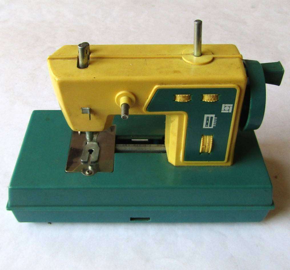 Old Made in Hong Kong Kids Sewing Machine