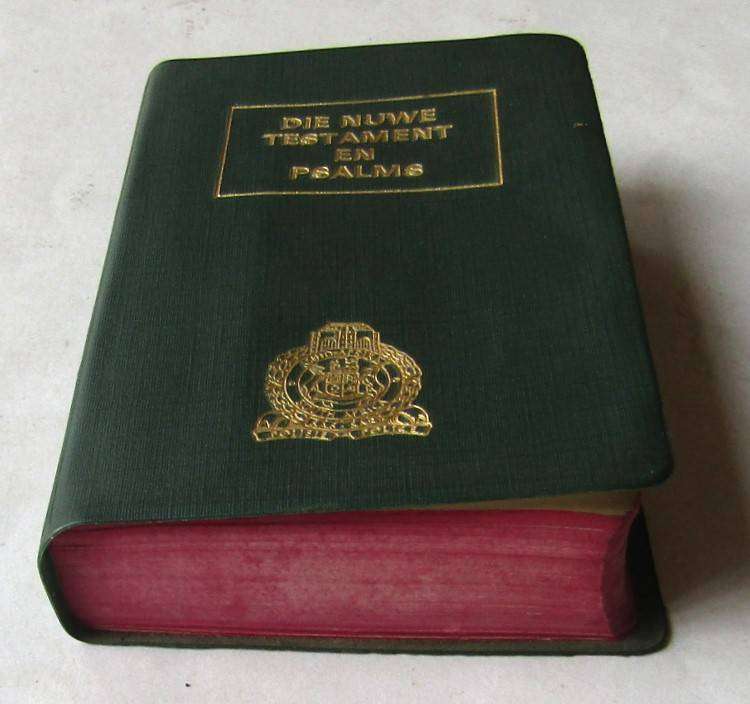 1981 SA Railway Police Green Pocket Bible