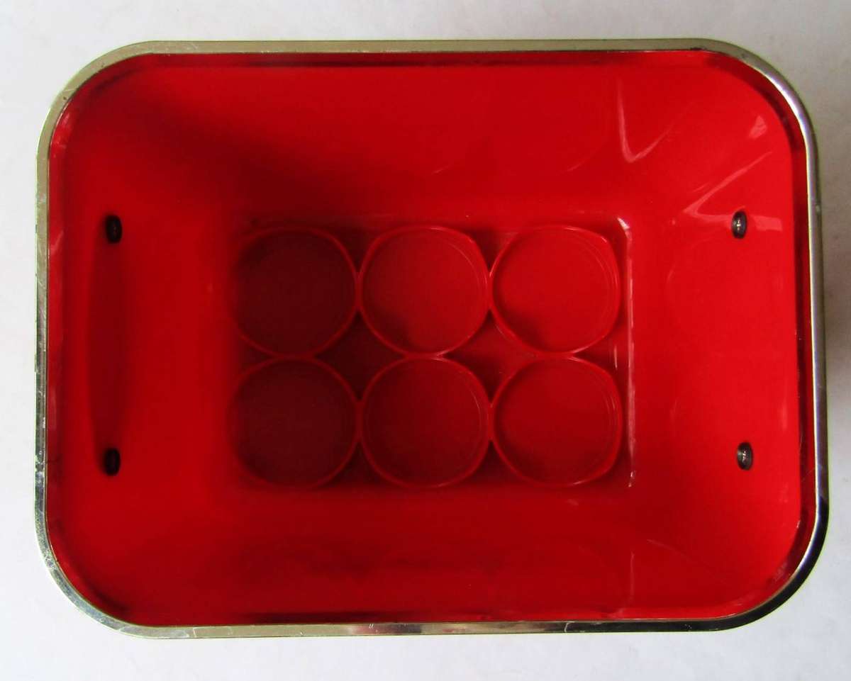 Cool Budweiser Beer Ice Bucket