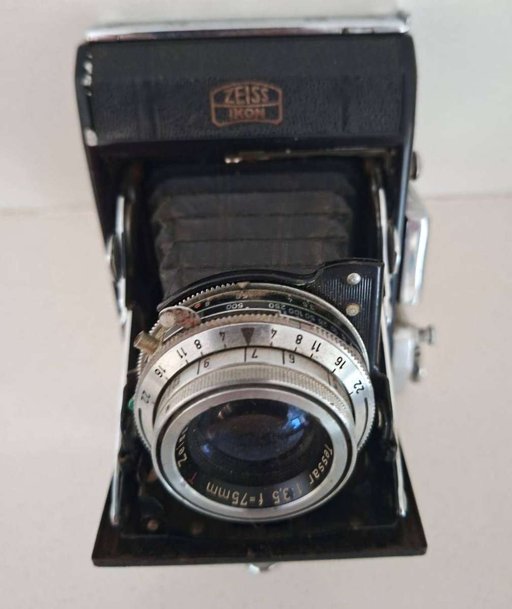 Vintage Zeiss Ikon Ikonta 75mm Fold Out Camera - Made in Germany