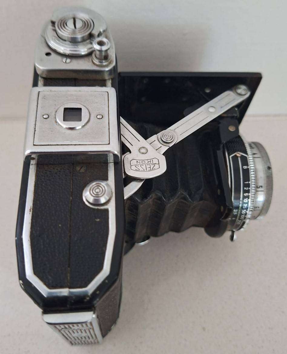 Vintage Zeiss Ikon Ikonta 75mm Fold Out Camera - Made in Germany
