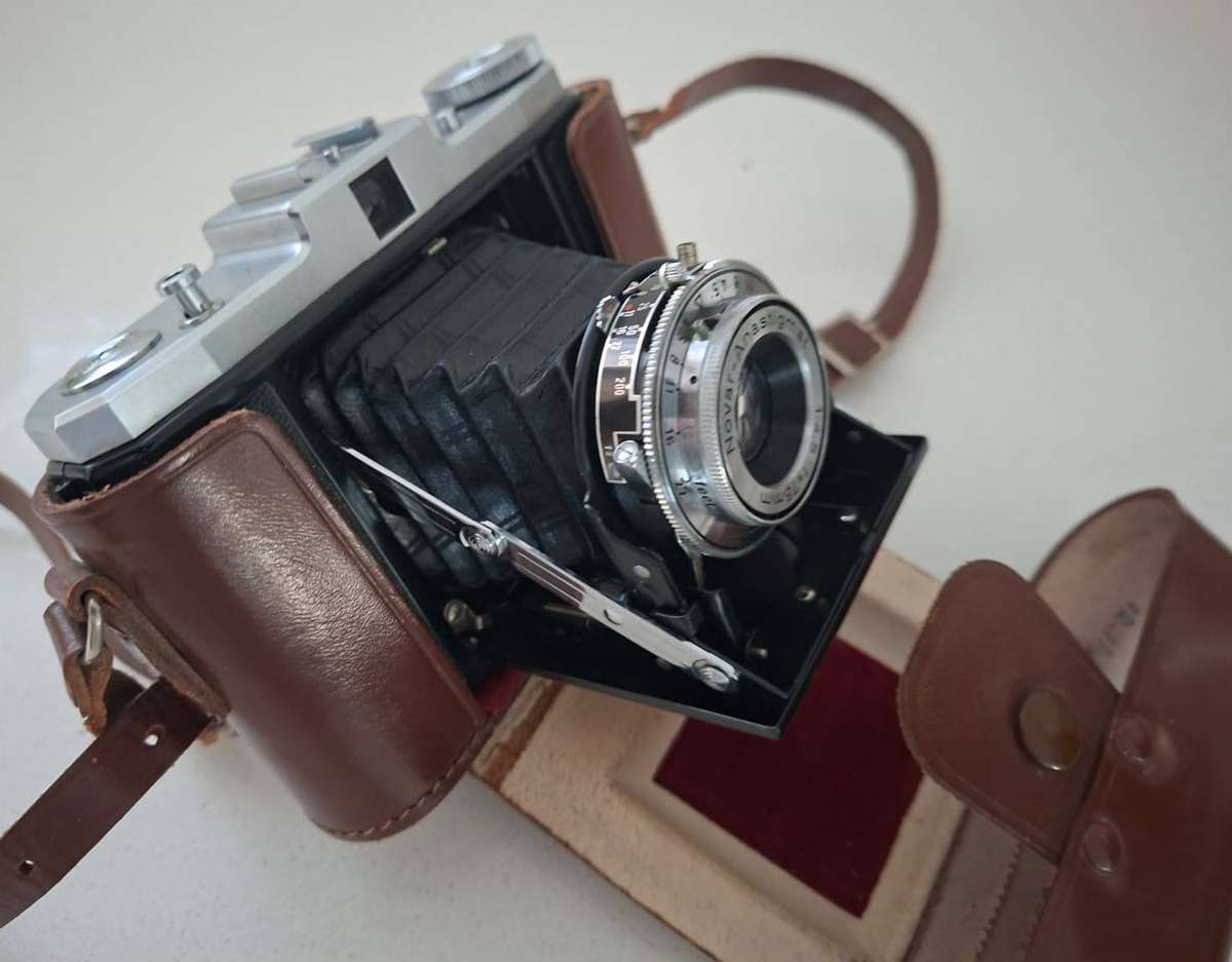 Vintage Zeiss Ikon Nettar Velio 75mm Fold Out Camera - Made in Germany